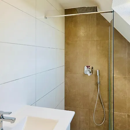 Lägenhet Bergblick-apartment Istayunixi Seenaehe-workspace-netflix I Keine Monteure