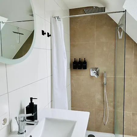 Bergblick-apartment Istayunixi Seenaehe-workspace-netflix I Keine Monteure Lägenhet Friedrichshafen